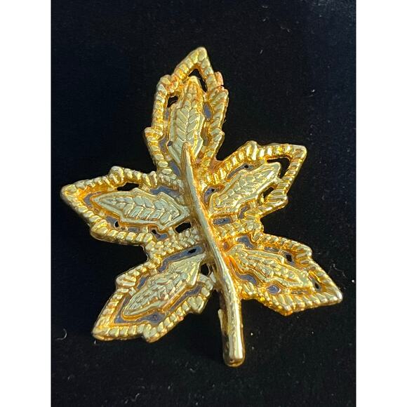 VTG AAI Leaf Brooch Gold Tone Elegant Fall - Picture 1 of 8